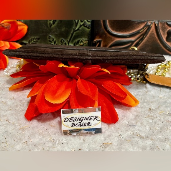 Authentic COACH Suede Embossed Sequined Chocolate Brown Wristlet VGC! - Picture 4 of 9